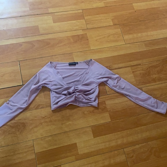 Tops - Picture 3 of 10